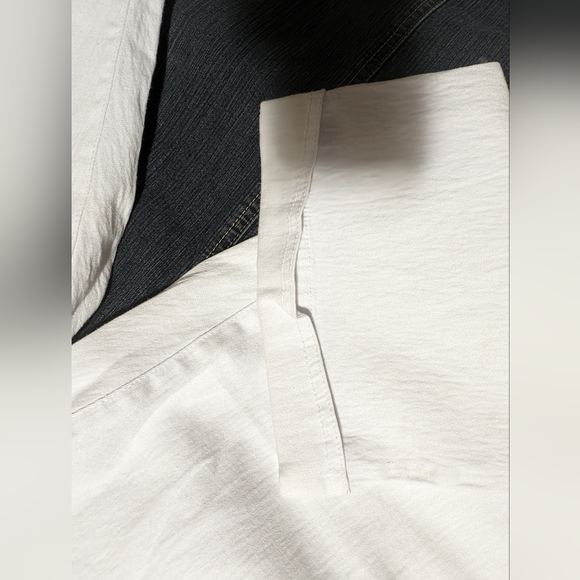 Plus Size 20W white capris - Picture 4 of 6